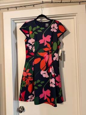 🌸 Vince Camuto Floral Dress – Size 12 – NWT ($128 MSRP)